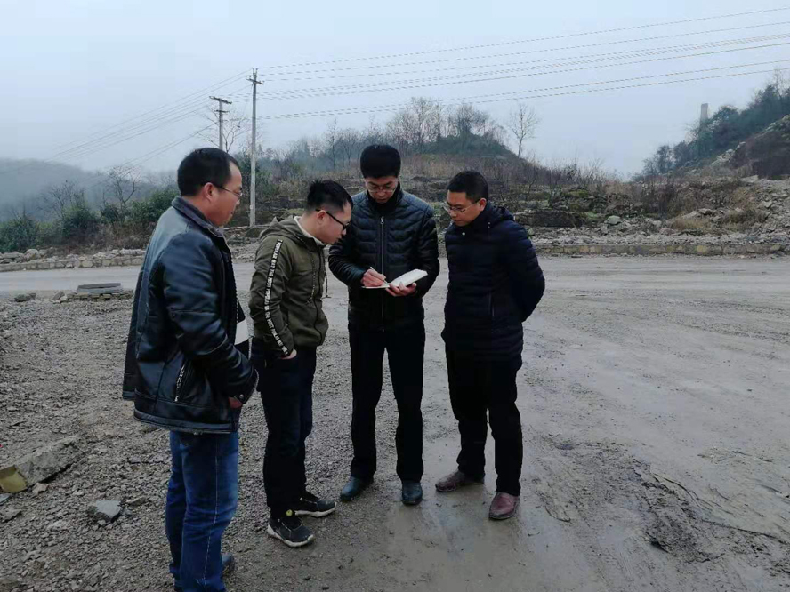 集团公司副总经理俞进到双龙至阔龙水道路建设项目指导工作